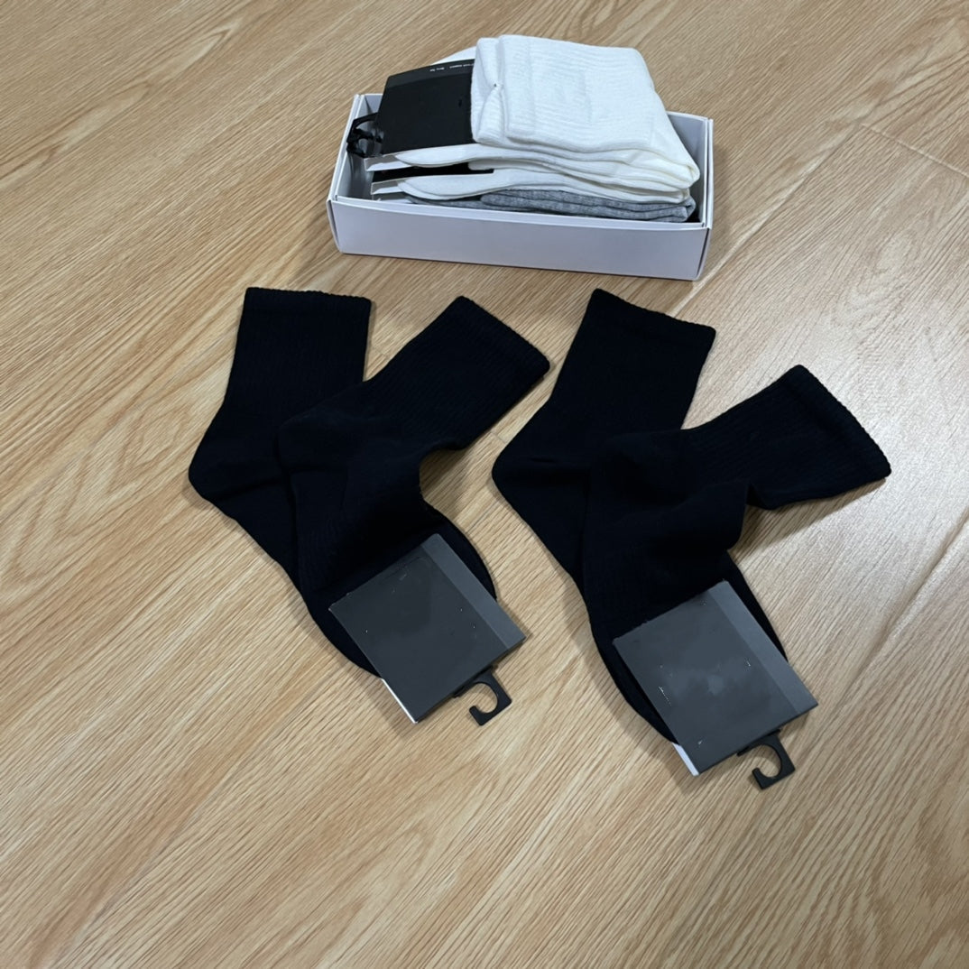 L3007#   Unisex Socks 5Pairs/lot